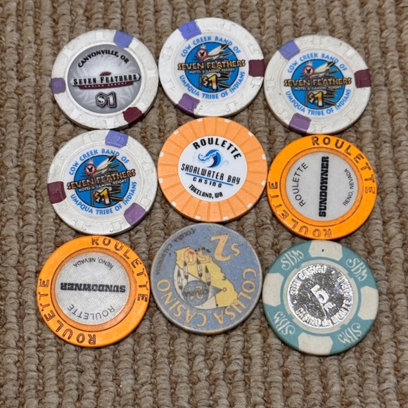 Lot of 9 Miscellaneous Casino & Roulette Chips Seven Feathers Monte Carlo France